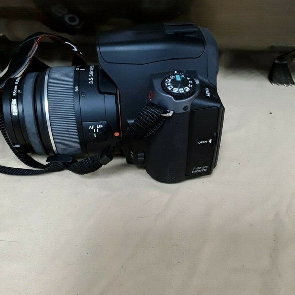 Sony A330 DSLR 10.2 mp Camera with MANY EXTRAS - Picture 4 of 7
